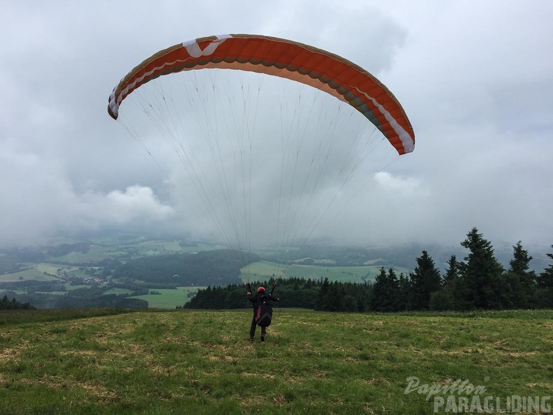 RK26.16 Paragliding-1145