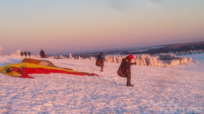 RK1.17 Winter-Paragliding-198