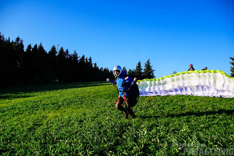 RK21.17 Paragliding-359