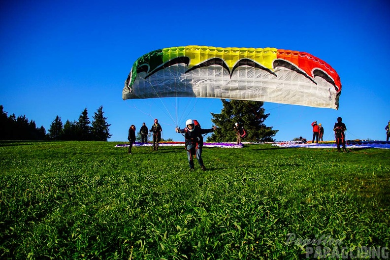 RK21.17 Paragliding-397