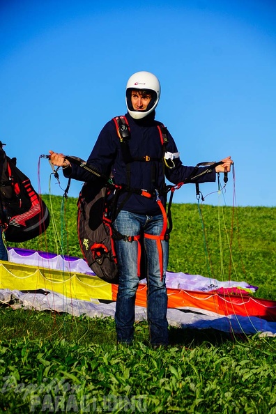 RK21.17 Paragliding-454
