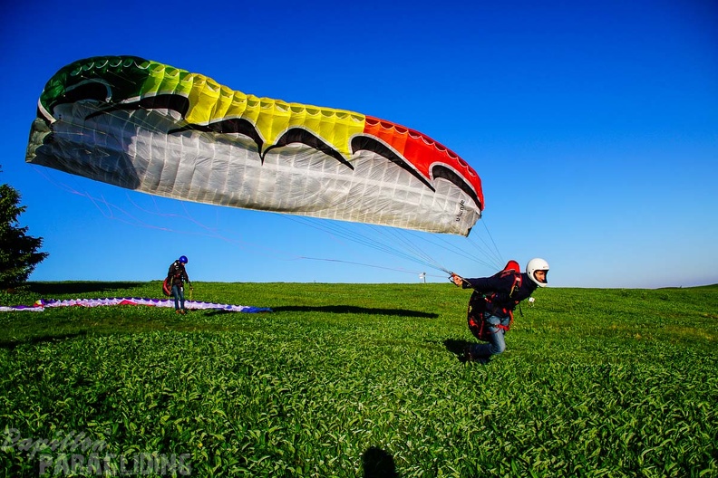 RK21.17 Paragliding-457