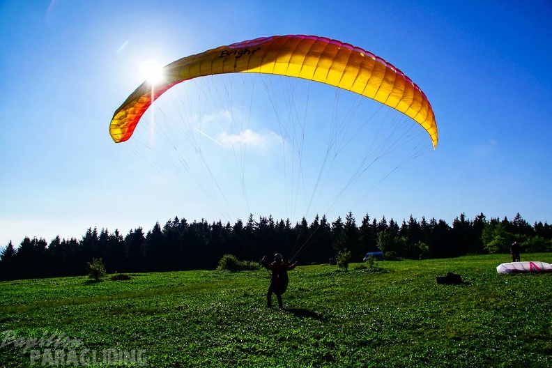 RK21.17_Paragliding-512.jpg
