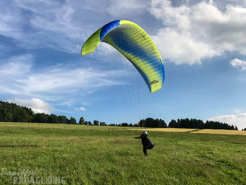 RK26.17 Paragliding-120
