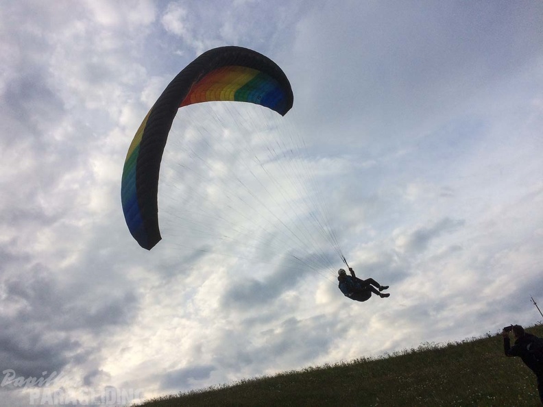 RK26.17 Paragliding-205