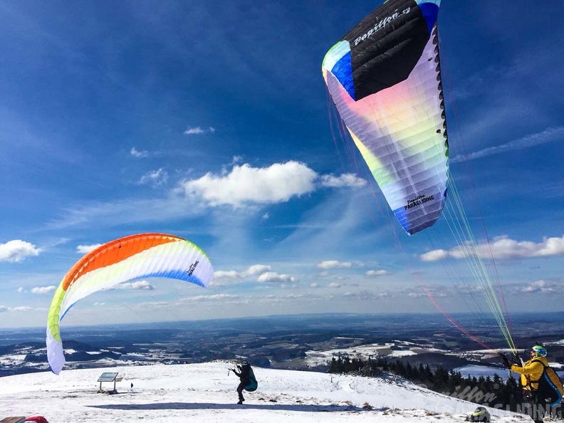 RK12.18 Paragliding-110