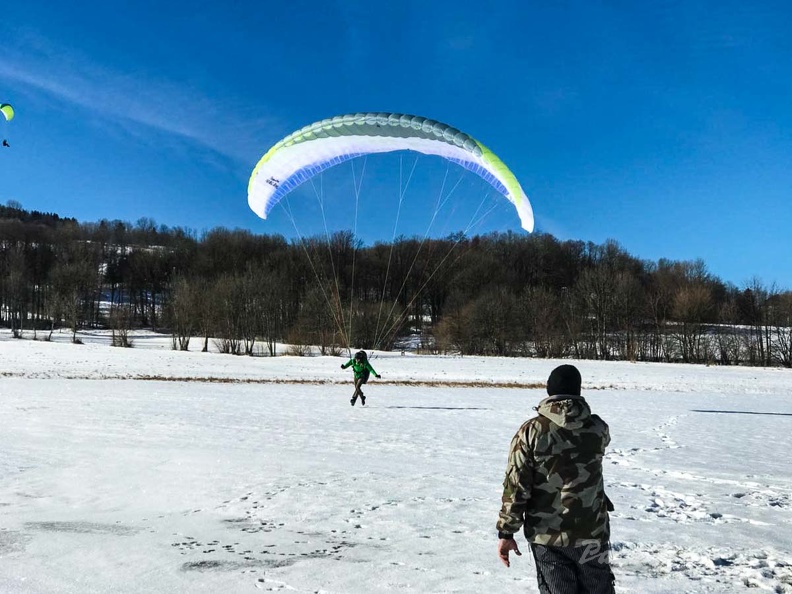 RK12.18 Paragliding-130