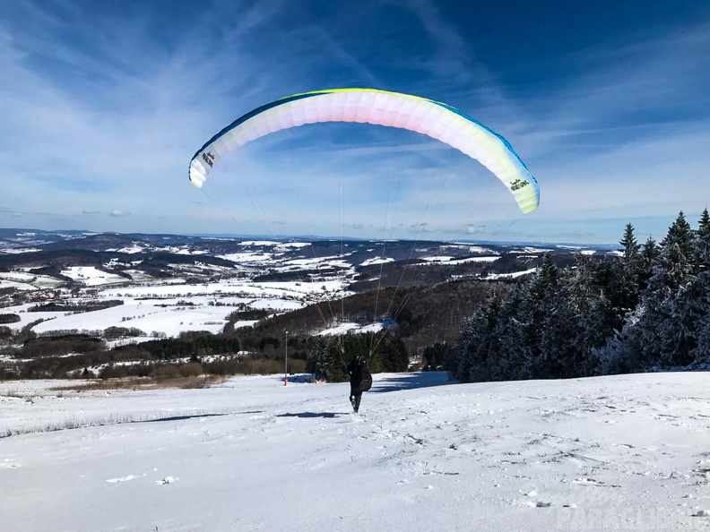 RK12.18 Paragliding-210