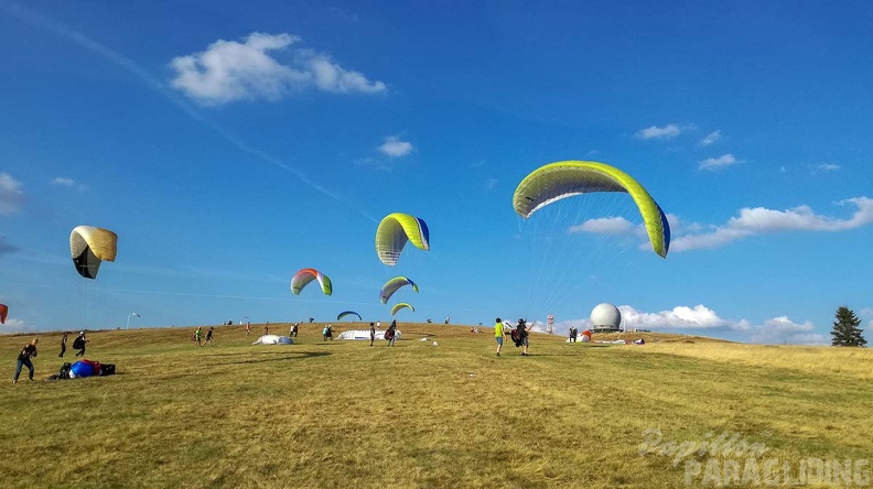 RK34.18-Paragliding-100