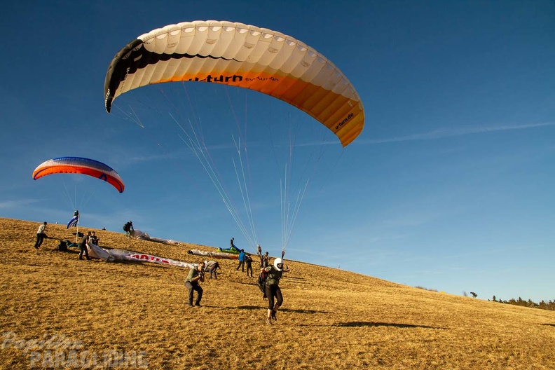 RS15.18 Suedhang Paragliding-Wasserkuppe-561