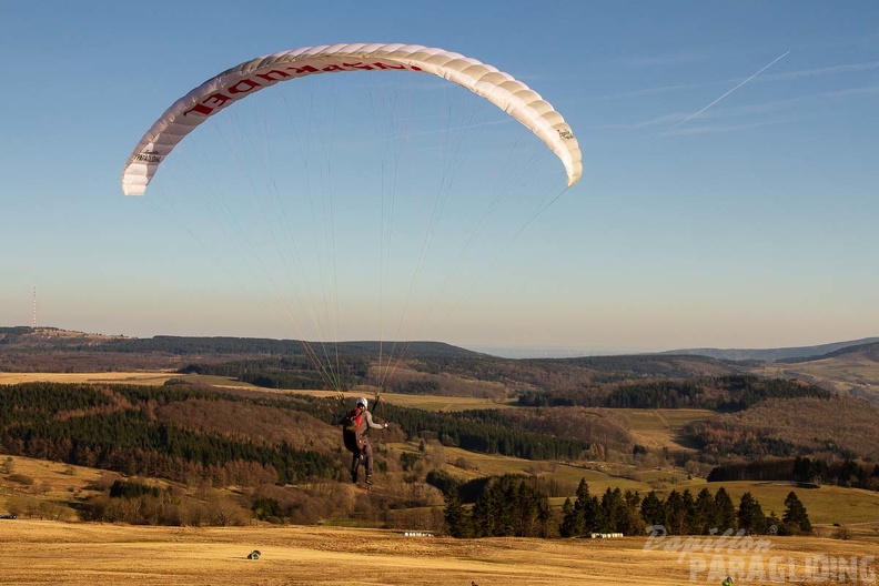 RS15.18 Suedhang Paragliding-Wasserkuppe-660