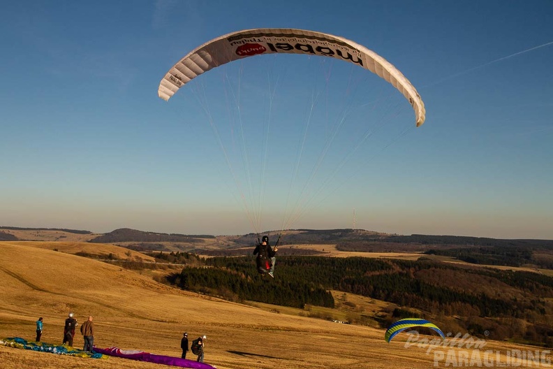 RS15.18 Suedhang Paragliding-Wasserkuppe-744