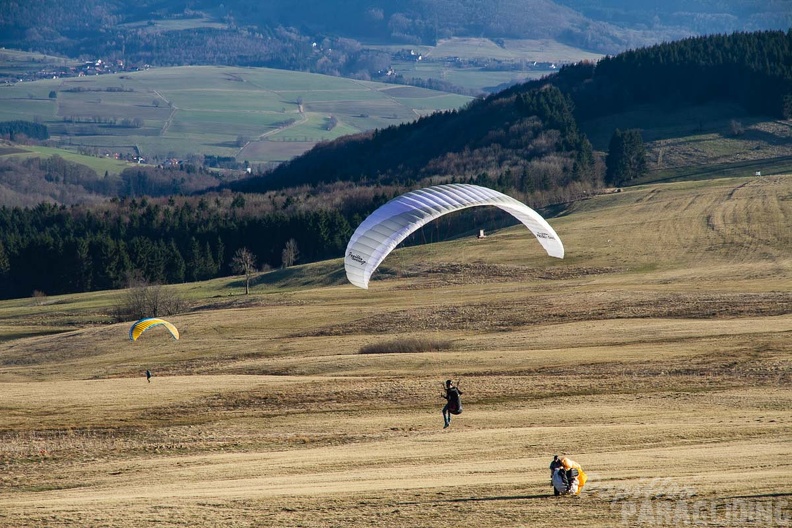 RS15.18_Suedhang_Paragliding-Wasserkuppe-750.jpg