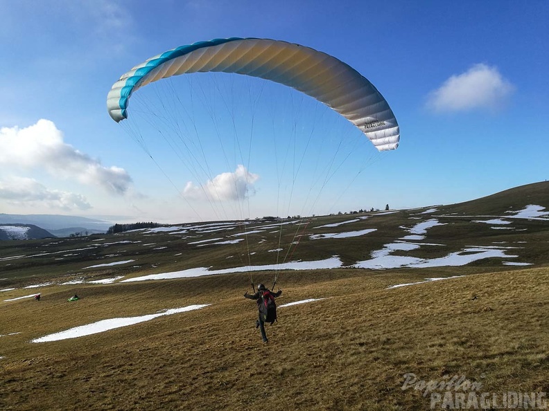 RS5.18 Paragliding-150