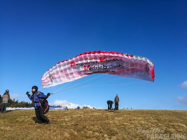 RS5.18 Paragliding-164