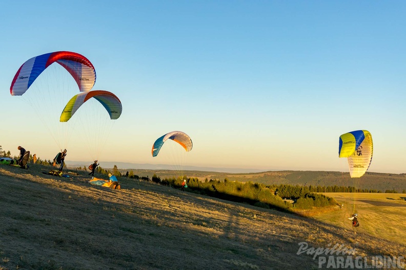 Paragliding_Wasserkuppe_Sunset-120.jpg