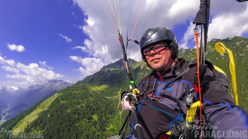 AH29.21-Stubai-Paragliding-365.jpg