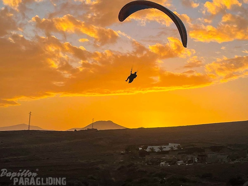 FLA50.21-Paragliding-Lanzarote-111