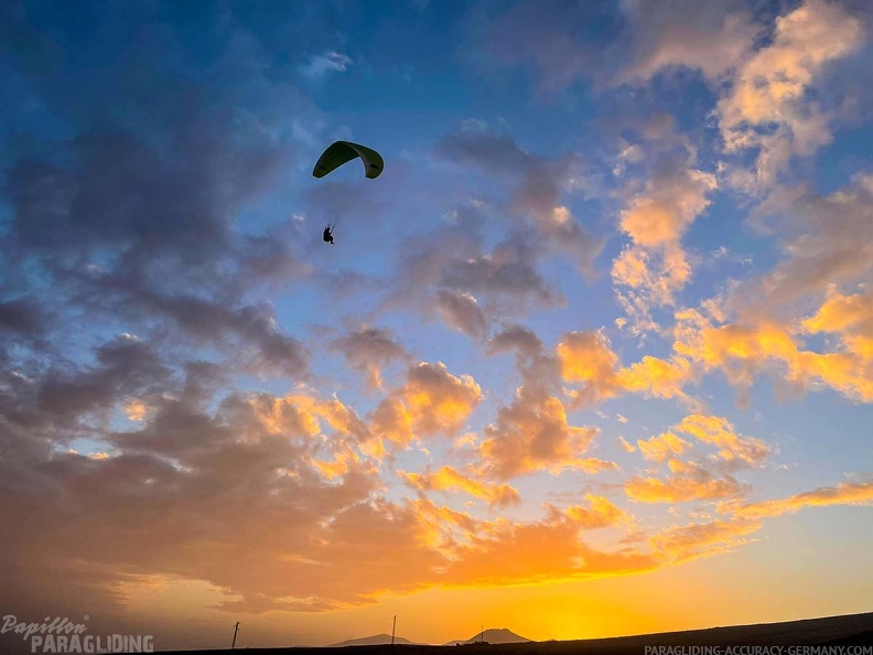 FLA50.21-Paragliding-Lanzarote-113