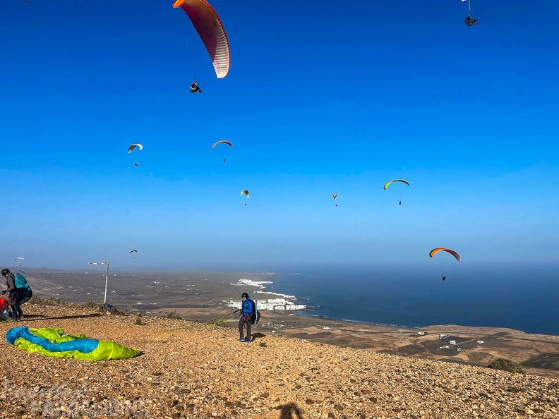 FLA50.21-Paragliding-Lanzarote-115