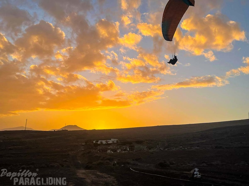 FLA50.21-Paragliding-Lanzarote-107