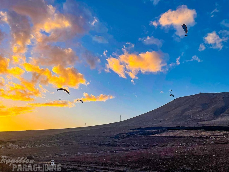 FLA50.21-Paragliding-Lanzarote-108.jpg