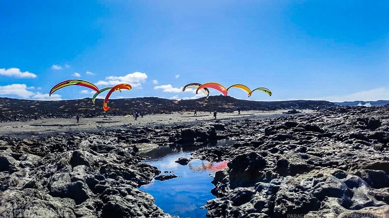 fla10.22-lanzarote-paragliding-113.jpg