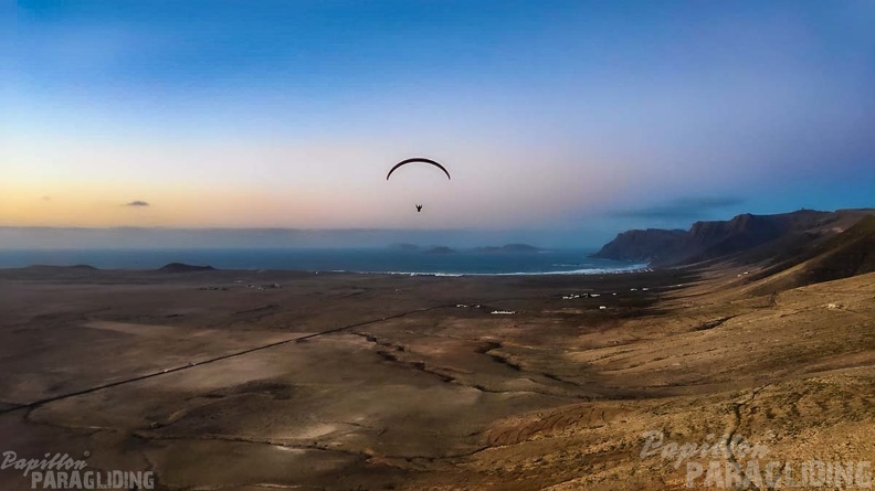 fla10.22-lanzarote-paragliding-116.jpg