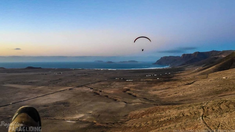 fla10.22-lanzarote-paragliding-118