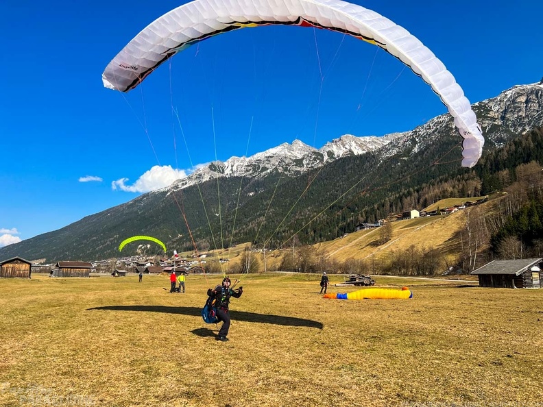 as12.22-paragliding-stubai-157.jpg