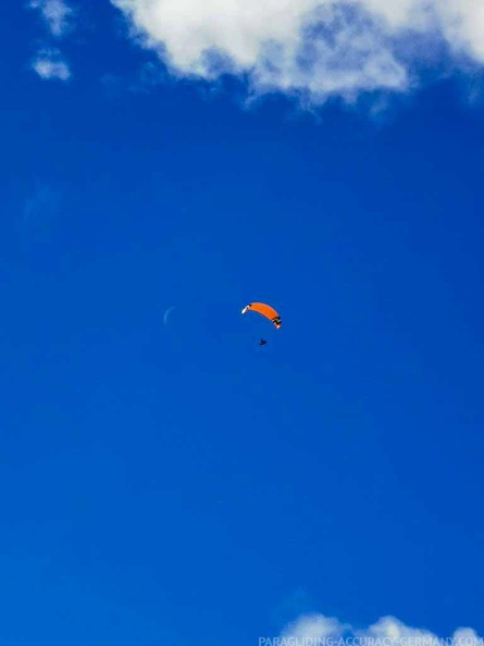 fla8.23-lanzarote-paragliding-portrait-106.jpg