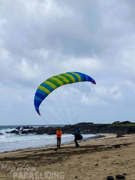 fla8.23-lanzarote-paragliding-portrait-113