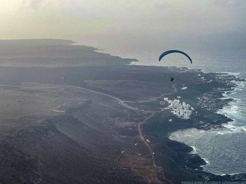 fla8.23-lanzarote-paragliding-landscape-118