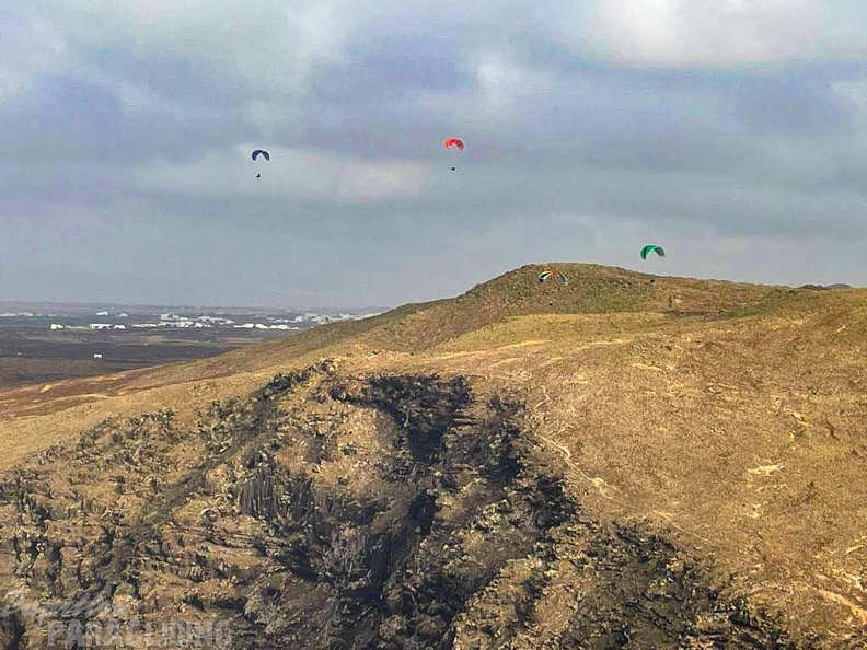 fla8.23-lanzarote-paragliding-landscape-131