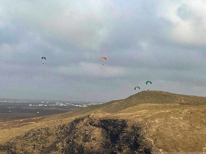 fla8.23-lanzarote-paragliding-landscape-132