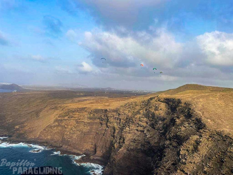 fla8.23-lanzarote-paragliding-landscape-136