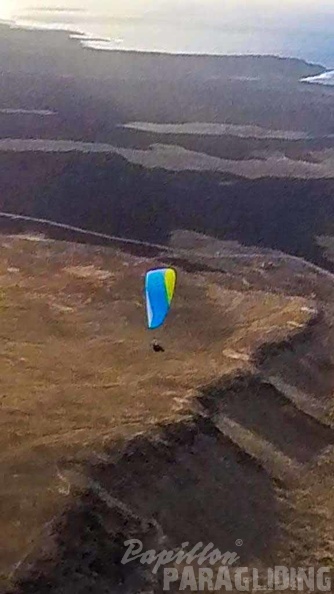 fla8.23-lanzarote-paragliding-portrait-104