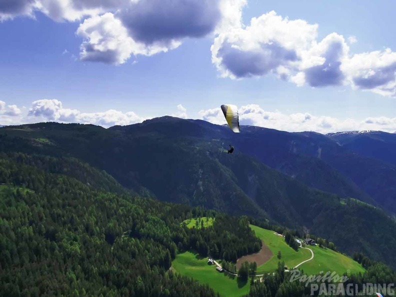 DH20.23-Paragliding-Luesen-112