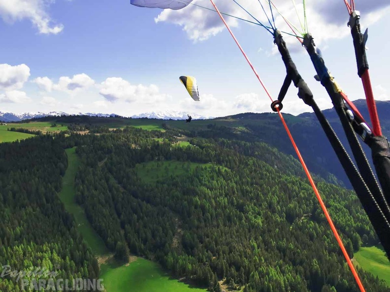 DH20.23-Paragliding-Luesen-113