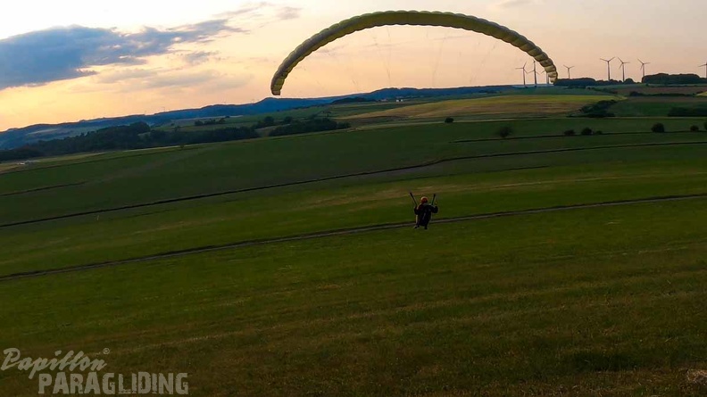 es25.23-elpe-paragliding-108.jpg