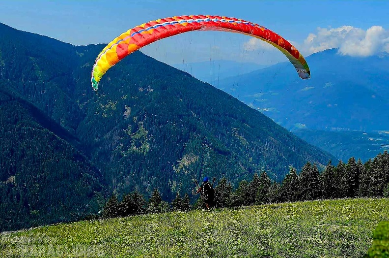dh29.23-luesen-paragliding-138.jpg