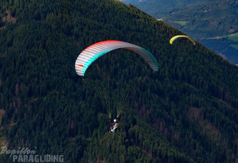 dh32.23-luesen-paragliding-125.jpg
