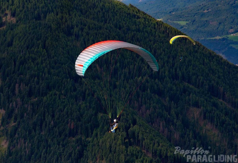 dh32.23-luesen-paragliding-125.jpg