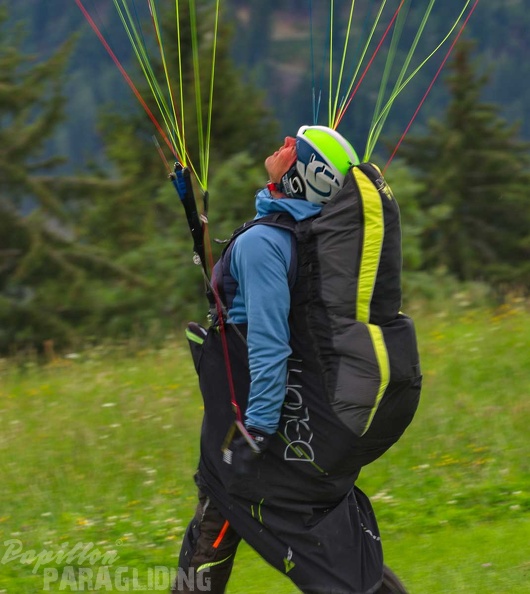 dh32.23-luesen-paragliding-143.jpg