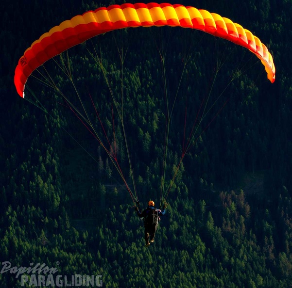 dh32.23-luesen-paragliding-163.jpg
