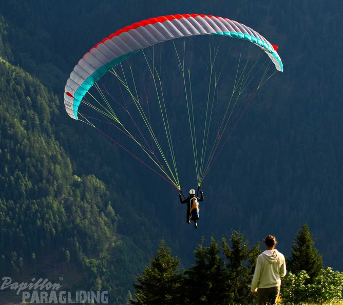 dh32.23-luesen-paragliding-168.jpg