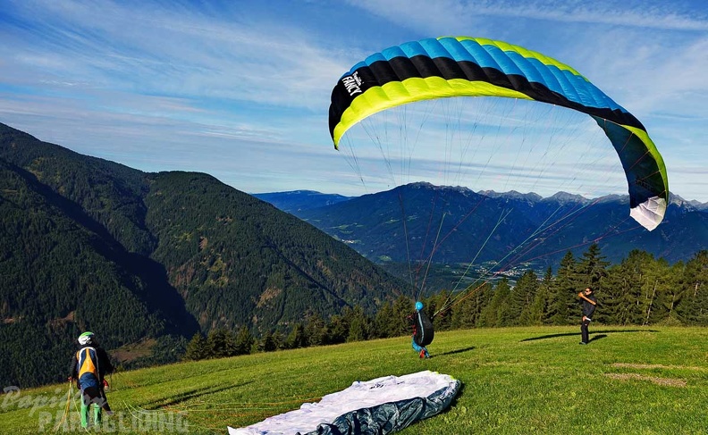 dh32.23-luesen-paragliding-106