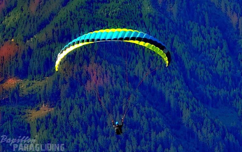 dh32.23-luesen-paragliding-109.jpg