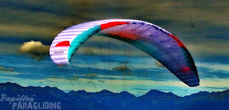 dh32.23-luesen-paragliding-113.jpg