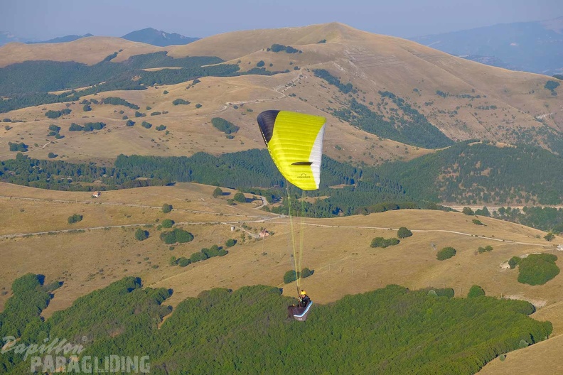 fcf37.23-castelluccio-paragliding-pw-115.jpg